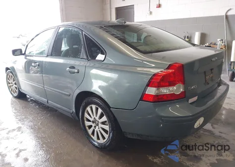 2005 Volvo S40 2.4I from USA, damaged, VIN YV1MS382352109304